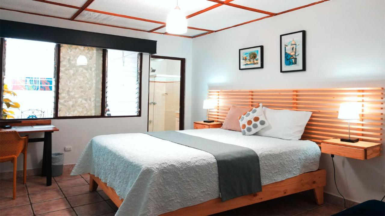 Trebol Amarillo Bed & Breakfast Escazú Екстериор снимка
