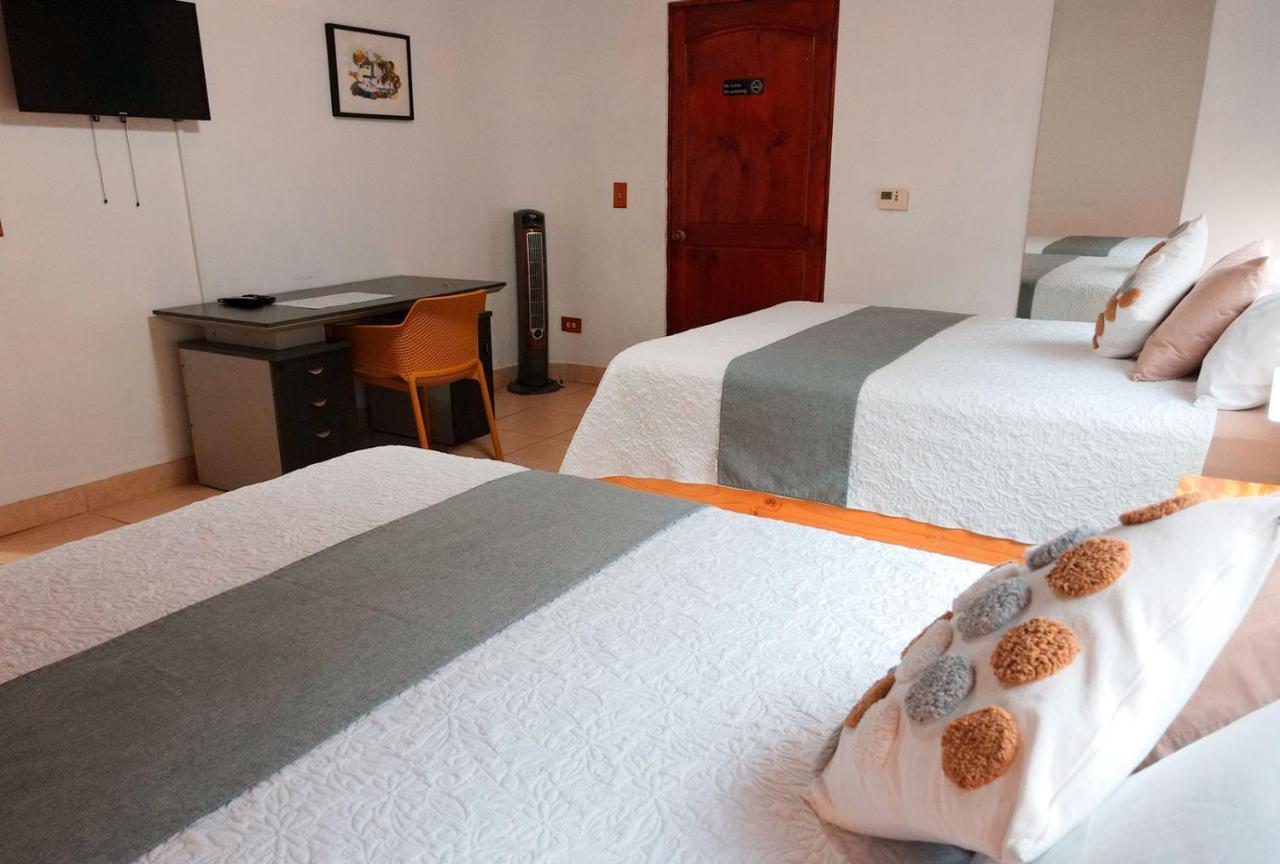 Trebol Amarillo Bed & Breakfast Escazú Екстериор снимка