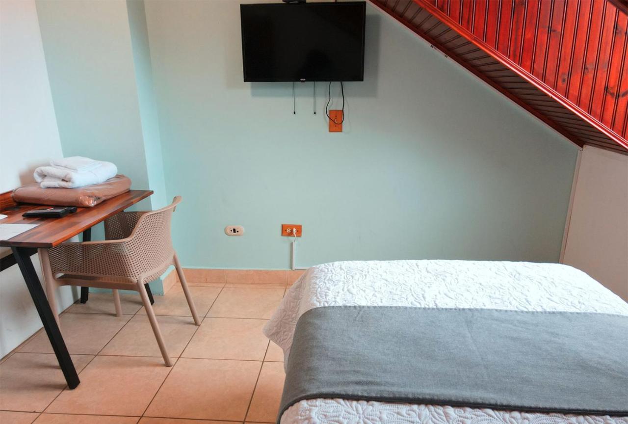Trebol Amarillo Bed & Breakfast Escazú Екстериор снимка