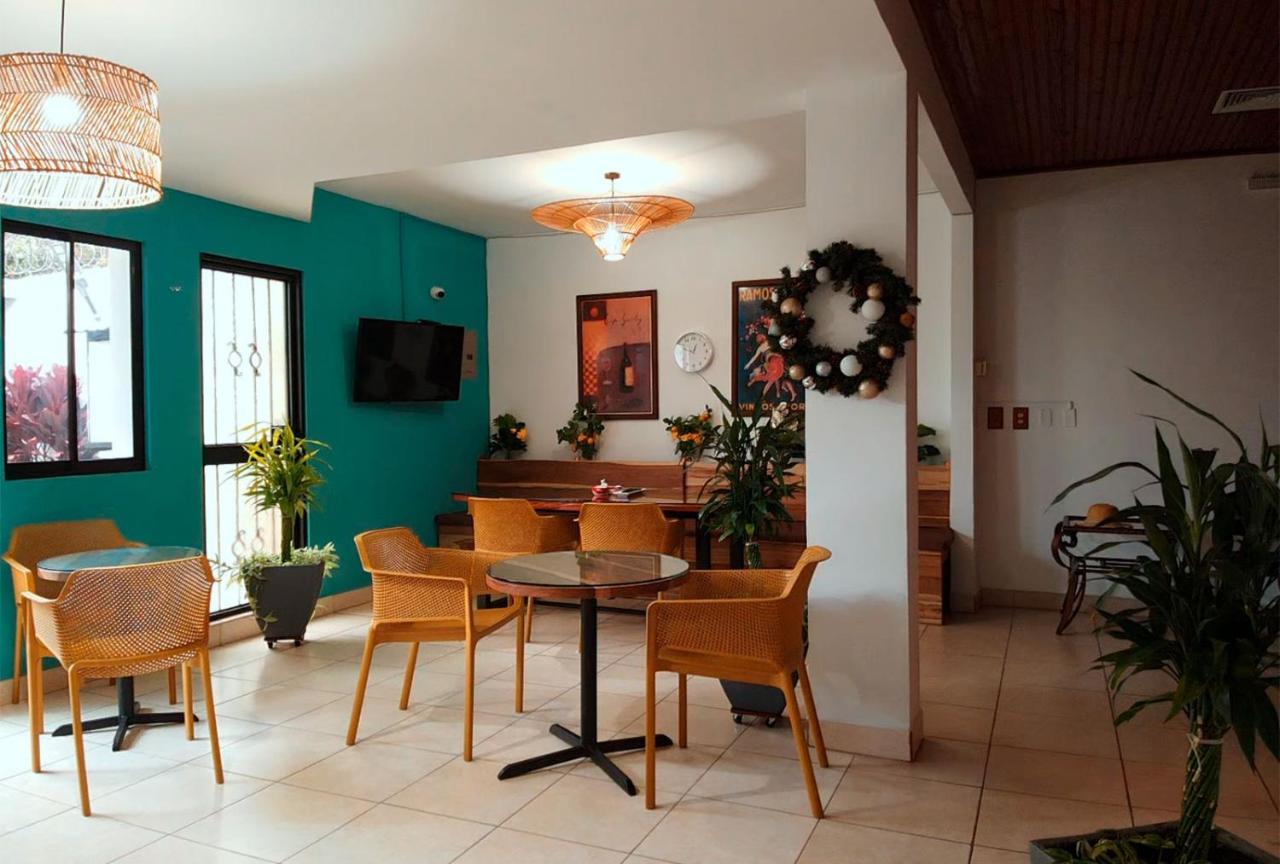 Trebol Amarillo Bed & Breakfast Escazú Екстериор снимка