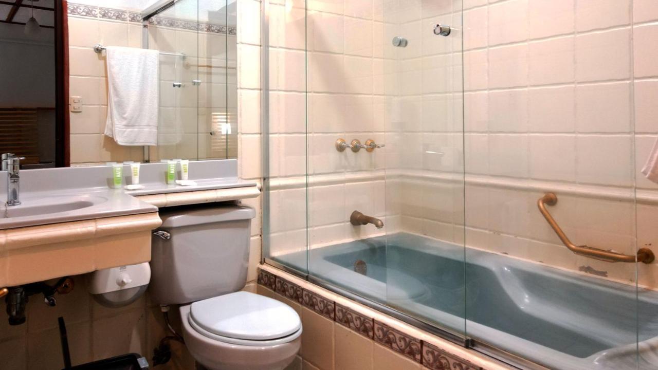 Trebol Amarillo Bed & Breakfast Escazú Екстериор снимка