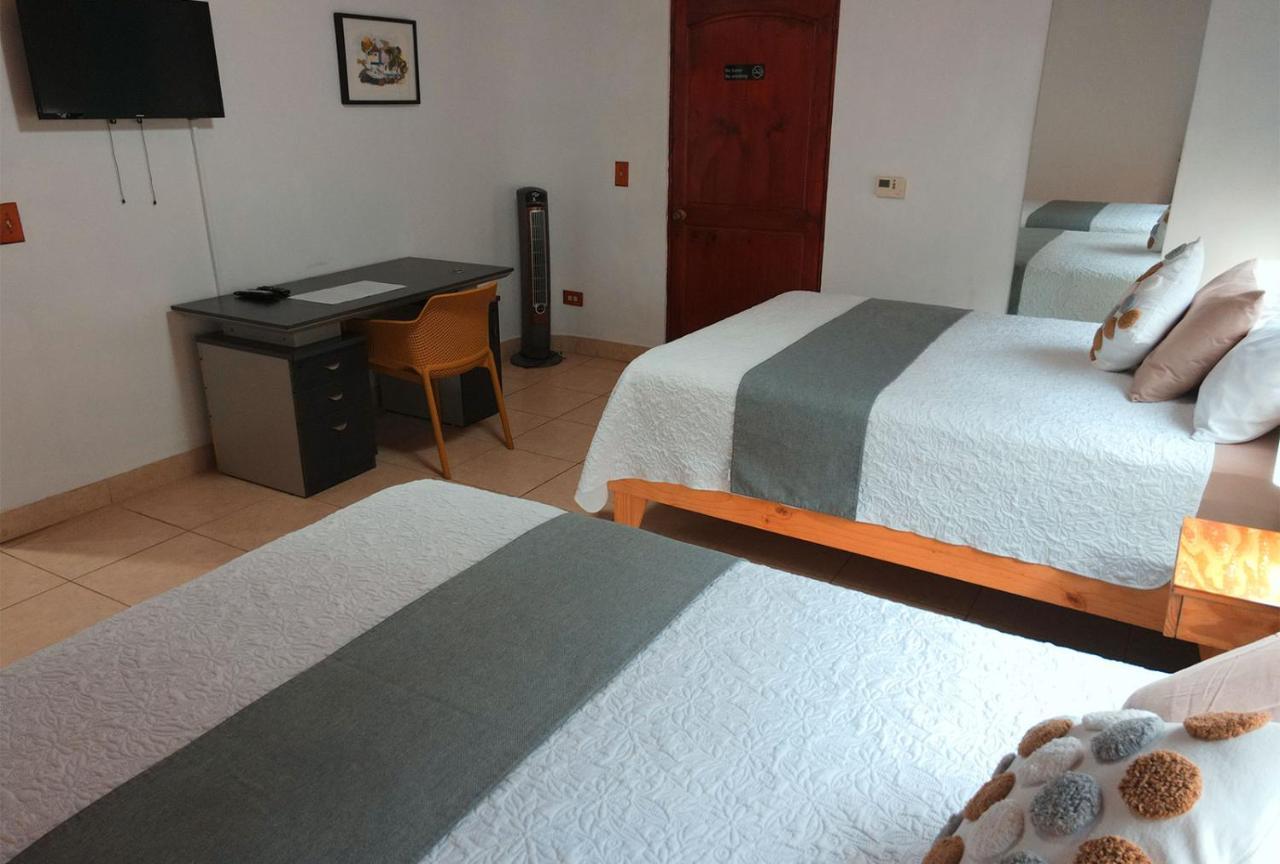 Trebol Amarillo Bed & Breakfast Escazú Екстериор снимка