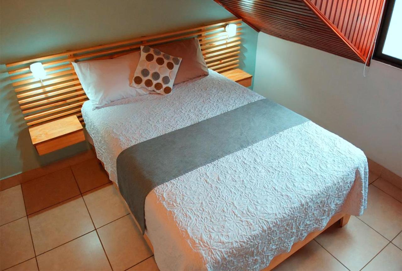 Trebol Amarillo Bed & Breakfast Escazú Екстериор снимка