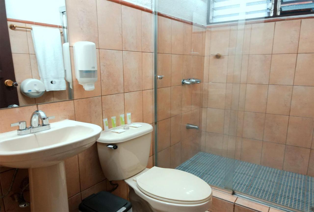 Trebol Amarillo Bed & Breakfast Escazú Екстериор снимка