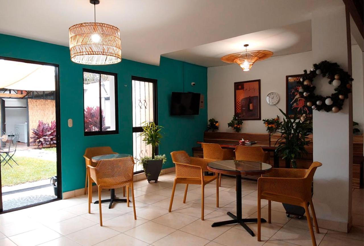 Trebol Amarillo Bed & Breakfast Escazú Екстериор снимка