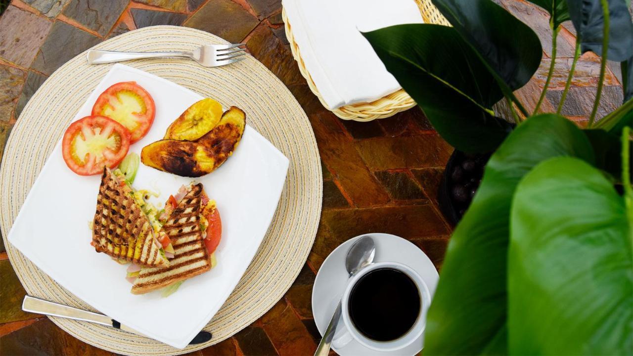 Trebol Amarillo Bed & Breakfast Escazú Екстериор снимка