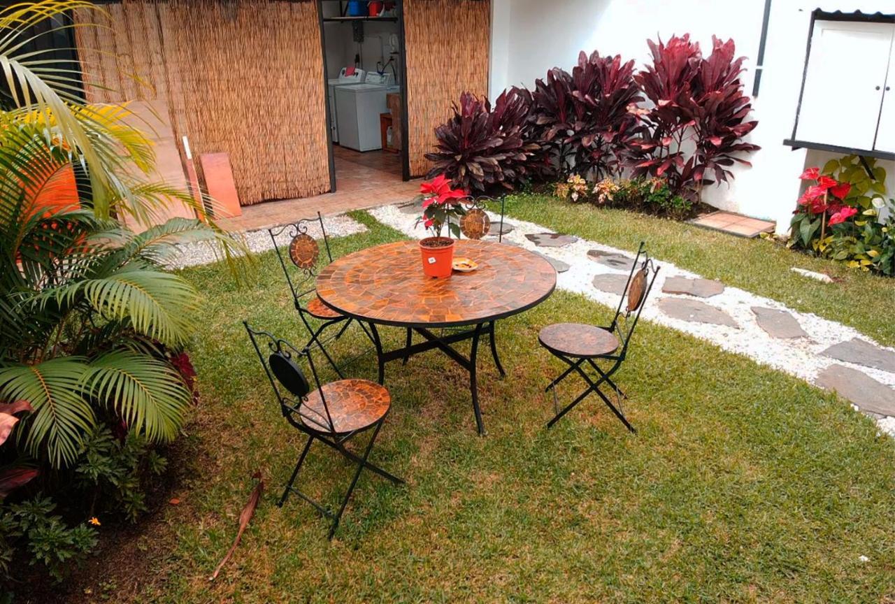 Trebol Amarillo Bed & Breakfast Escazú Екстериор снимка