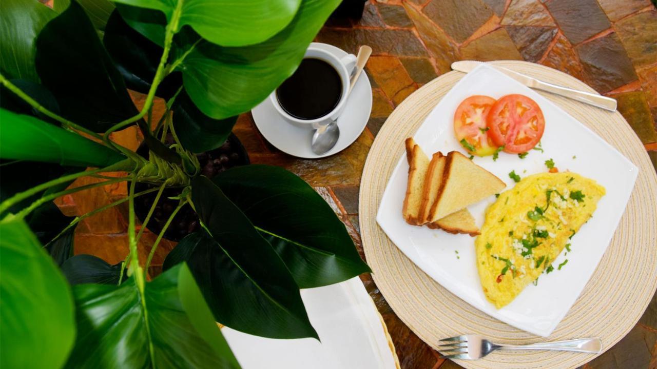 Trebol Amarillo Bed & Breakfast Escazú Екстериор снимка